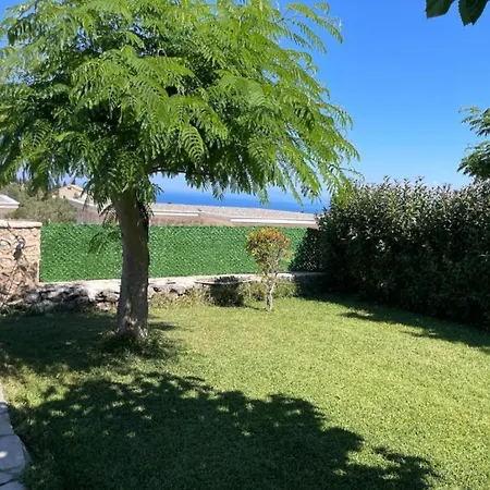 Goudis Luxury Lefkada Sea View & Private Pools אתר נופש