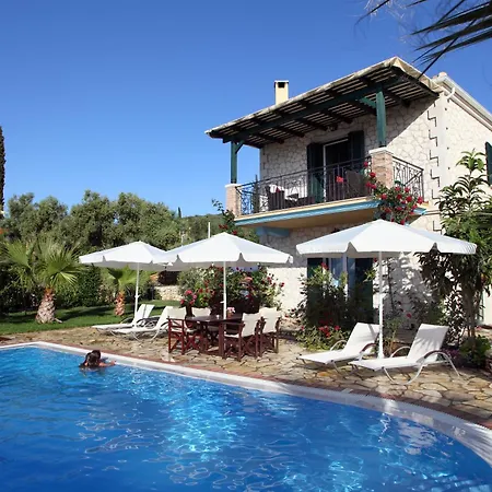 Goudis Luxury Lefkada Sea View & Private Pools אתר נופש