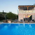 Resort Goudis Luxury Lefkada Sea View & Private Pools *