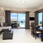Goudis Luxury Lefkada Sea View & Private Pools Tsoukaladhes