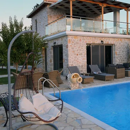 אתר נופש Goudis Luxury Lefkada Sea View & Private Pools Tsoukaládhes