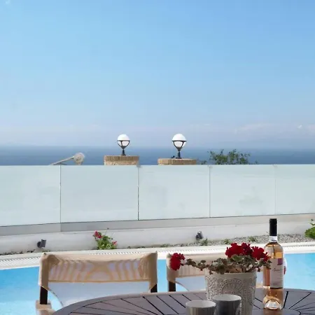 Goudis Luxury Lefkada Sea View & Private Pools אתר נופש *