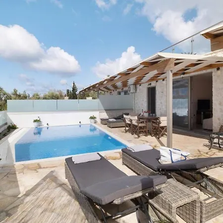 Goudis Luxury Lefkada Sea View & Private Pools אתר נופש *