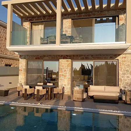 Resort Goudis Luxury Lefkada Sea View & Private Pools *