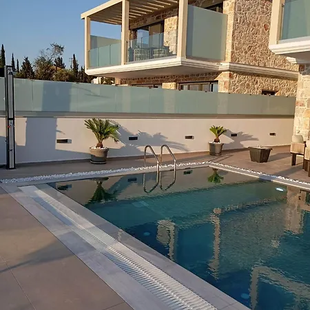 Resort Goudis Luxury Lefkada Sea View & Private Pools Tsoukaladhes