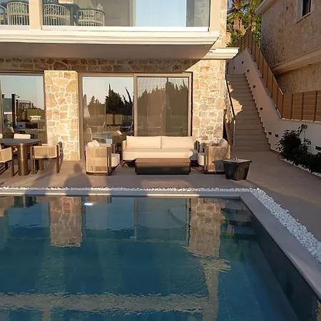 Goudis Luxury Lefkada Sea View & Private Pools *